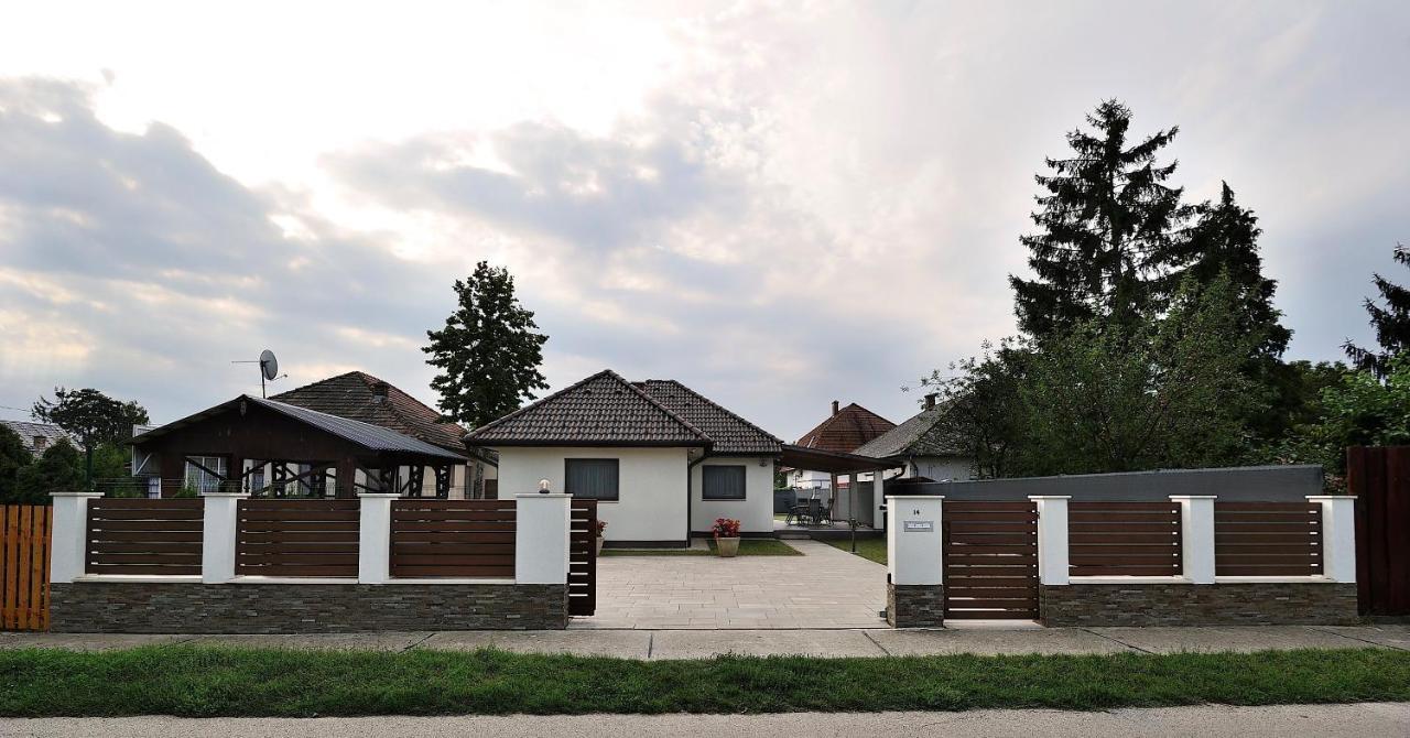 Laura Villa Balatonlelle Εξωτερικό φωτογραφία